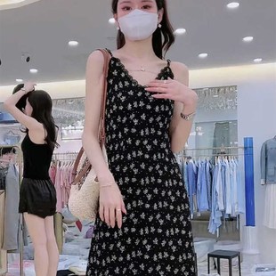 碎花V領吊帶連衣裙女2024夏季 黑色法式 蕾絲O邊優(yōu)雅氣質減齡長裙子