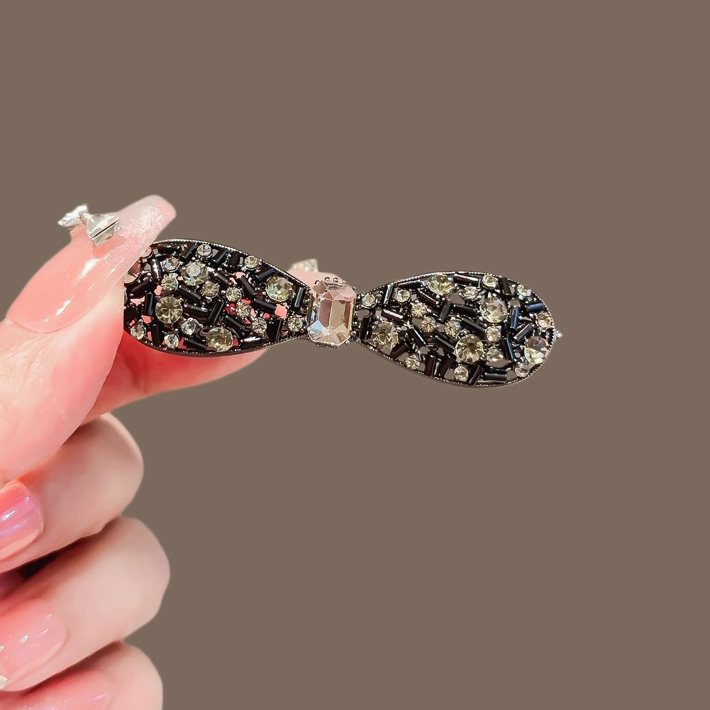 高端水晶点缀黑色金属发夹女2025新款高级感侧边刘海夹碎发鸭嘴夹,饰品/流行首饰/时尚饰品新,发饰,淘宝优惠券,粉丝福利购,淘宝优惠卷