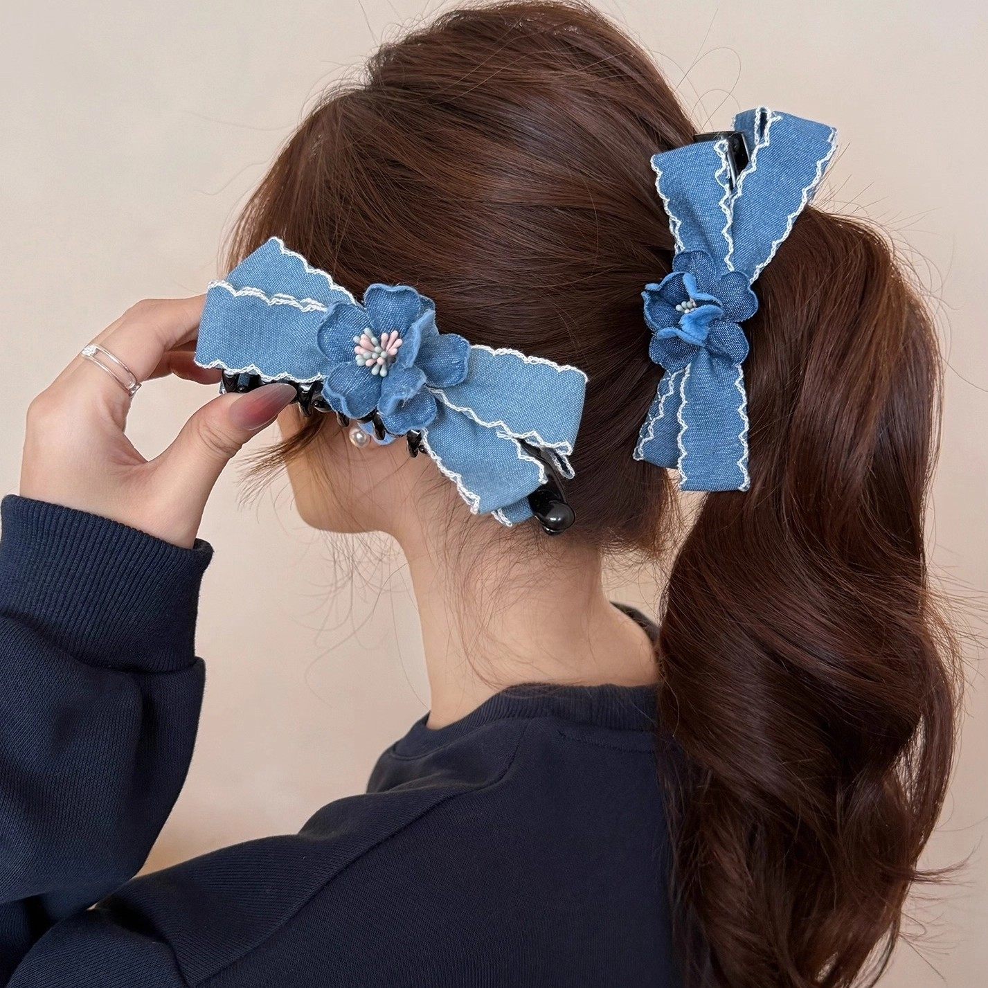 韩国气质牛仔蓝蝴蝶结花朵香蕉夹发夹女2025新款扎高马尾扭扭夹子