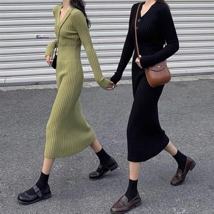 外穿内搭过膝毛衣长裙女秋冬新y款气质V领修身显瘦打底针织连衣裙