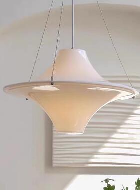 法式奶油风中古北欧白色亚克力lokki海鸥吊灯 卧室餐厅飞碟盘吊灯