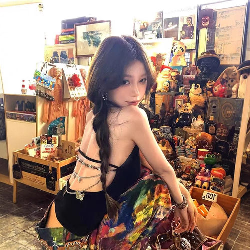 秘密花园夏季辣妹修身露背纯欲挂脖小背心夏季带胸垫设计感蝴蝶