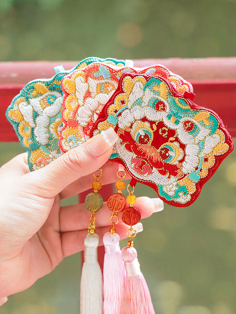 YEAR OF THE SNAKE SPRING FESTIVAL SACHET PENDANT ANTIQUE EMBROIDERY SACHET EMPTY BAG HANFU FORBIDDEN STEP ACCESSORIES HALTERNECK PURSE SPECIAL-SHAPED SACHET