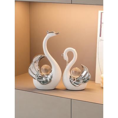 高级感水晶天鹅摆件轻奢高档电视柜酒柜餐边柜新人客厅玄关装饰品