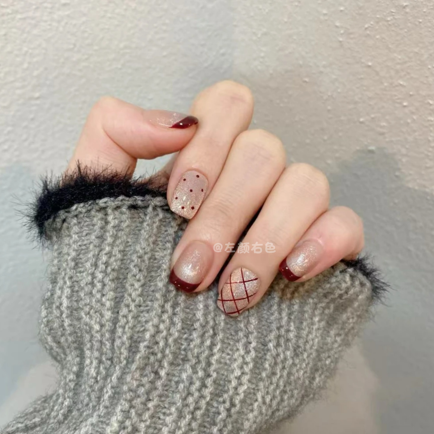 手工穿戴甲2025新款手绘网格波点法式猫眼美甲温柔显白短款指甲贴