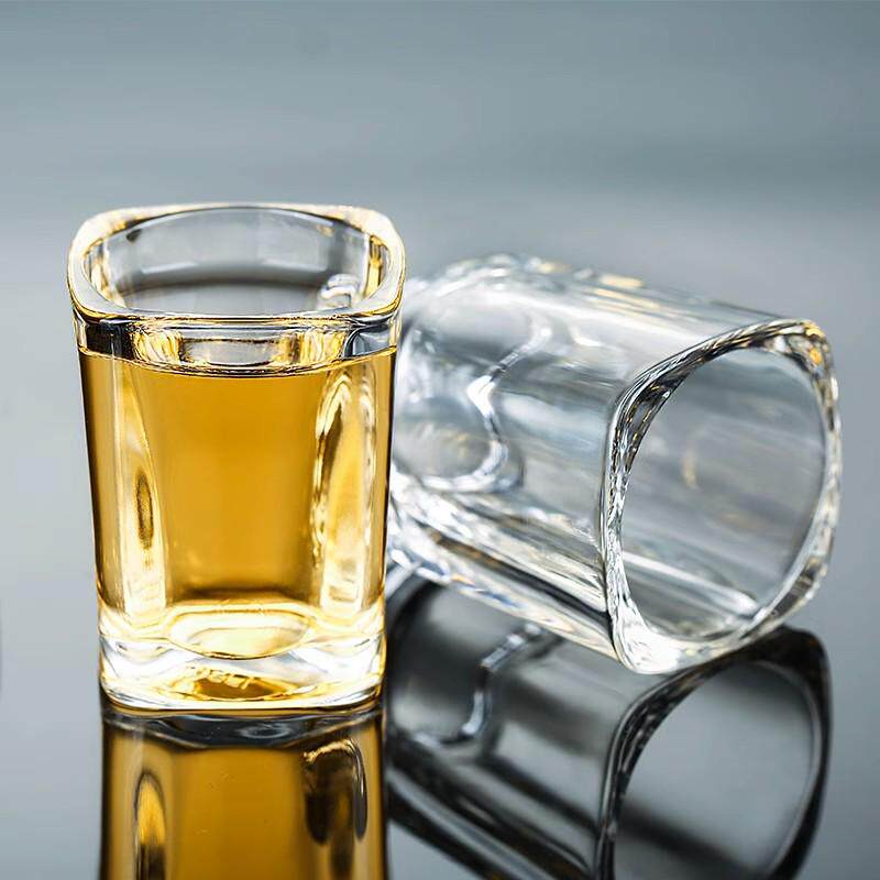 玻璃白酒杯套装6个烈酒杯12只装托盘家用洋酒杯小号一口杯二两杯