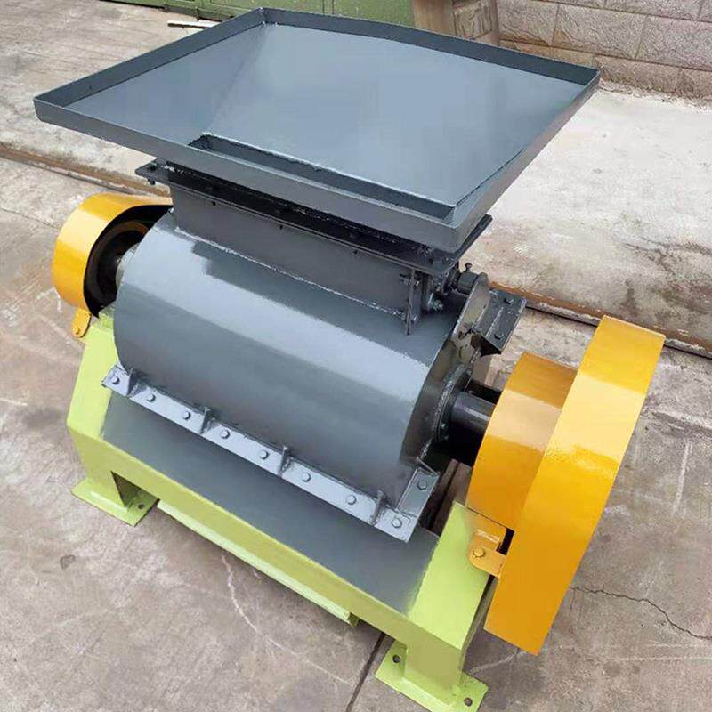 400尿素粉碎机复混肥料笼式粉碎设备磷酸铵双笼条研磨机