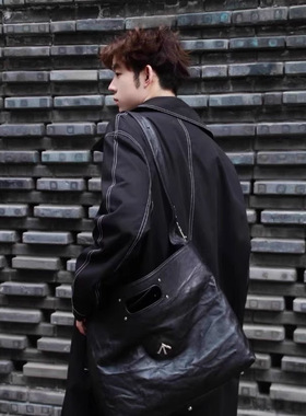 带标一个箭头包乐黑石植鞣褶皱牛皮大容量通勤公文包手提斜挎包