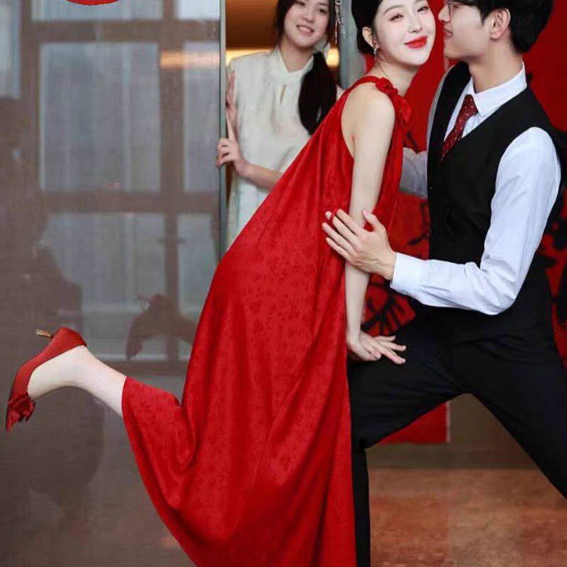 新品新中式挂脖胖mm晨袍女孕妇红色敬酒服新P娘结婚订婚礼服晨拍