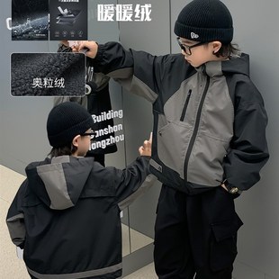 极速源源家童装2k023新款冬装男童加绒外套儿童连帽风衣洋派宝宝