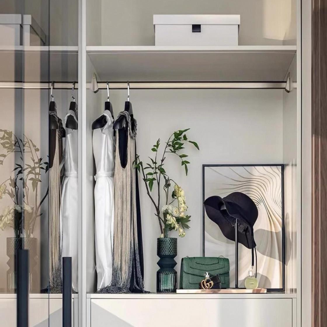 简约现代轻奢桌面样板房衣帽间摆件梳妆台组合软装饰品合集