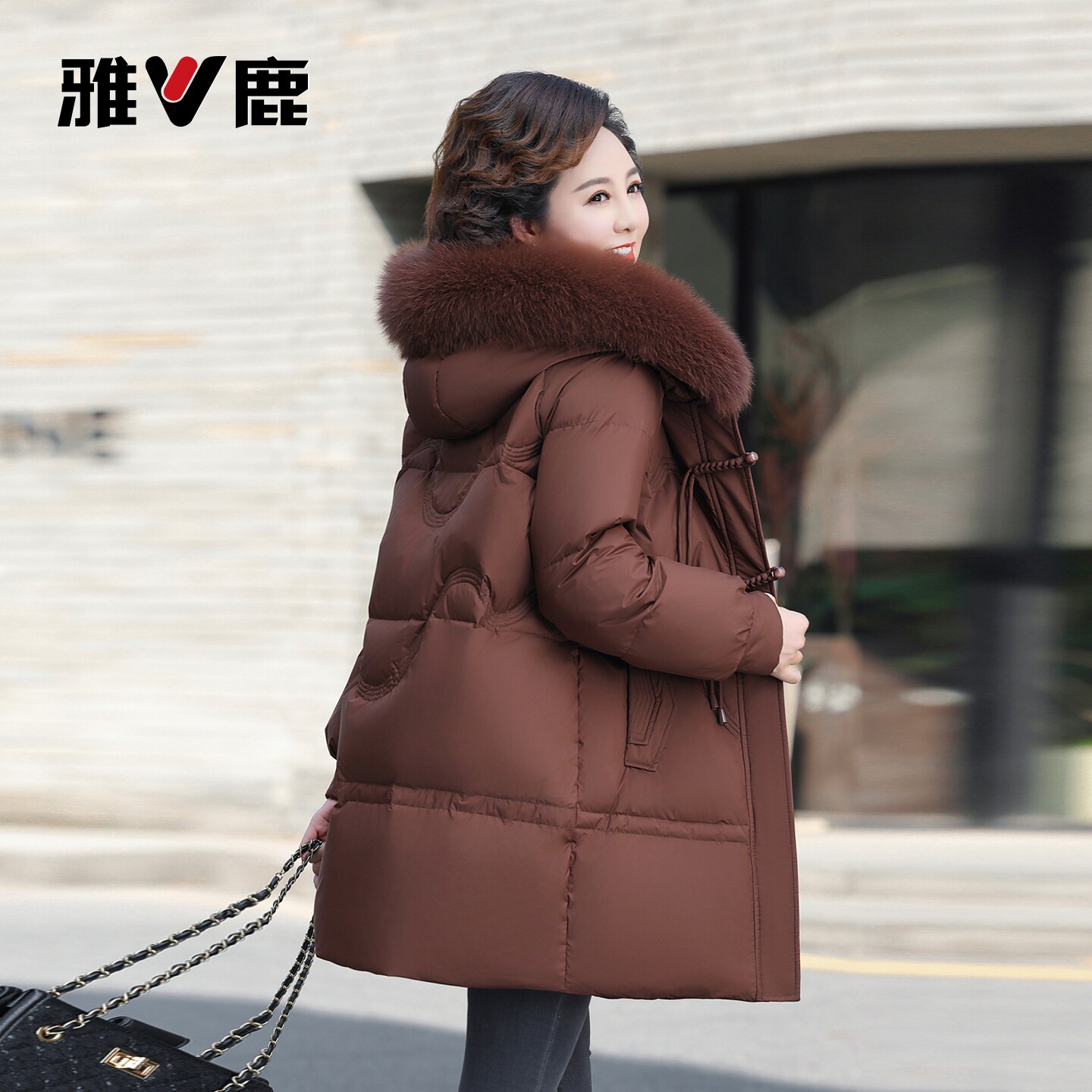 雅鹿妈妈装羽绒服女中长款2026冬季新款上衣服中老年女装保暖外套