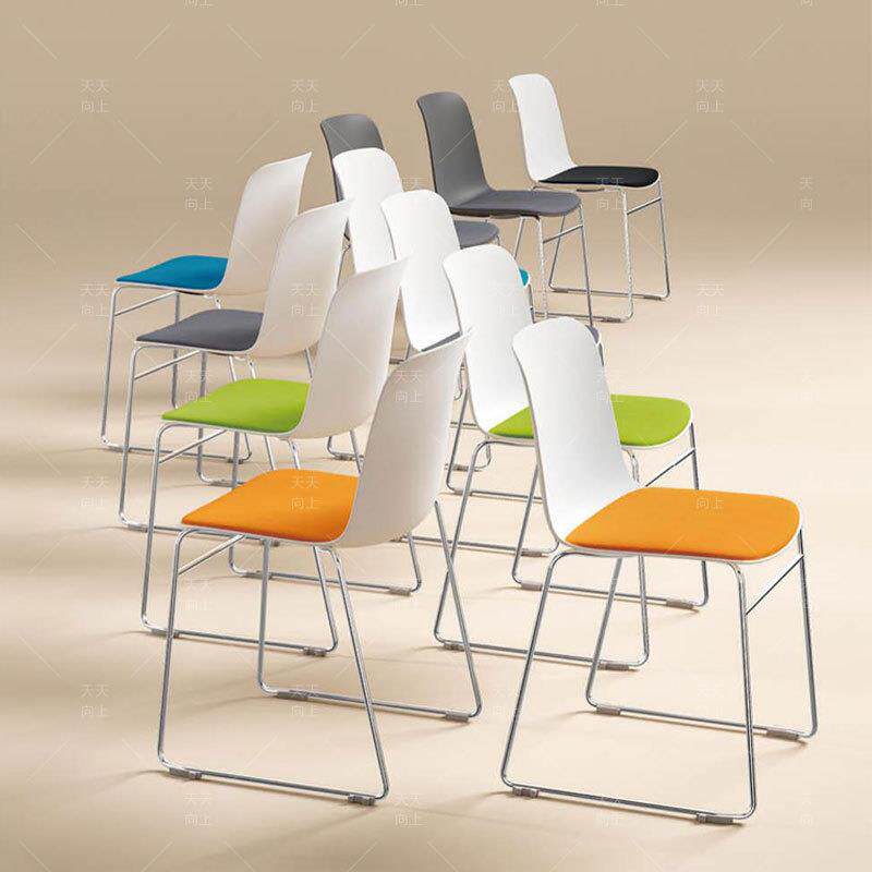 塑料家用餐椅简易办公会客接待椅休闲靠背洽谈椅带坐垫会议椅子