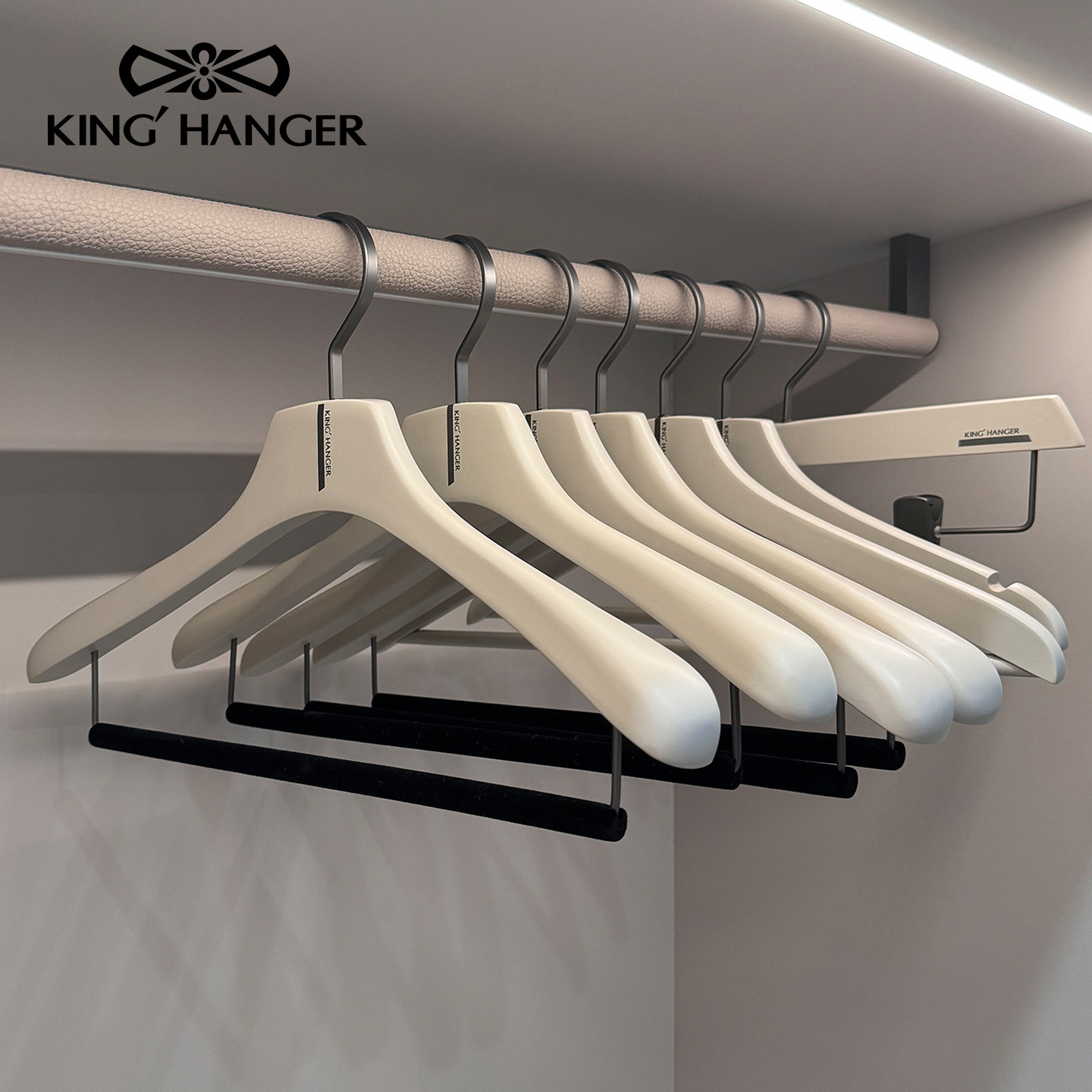 KH高端米灰色实木衣架衣柜衣帽间专用木质衣挂大衣无痕护衣衣撑