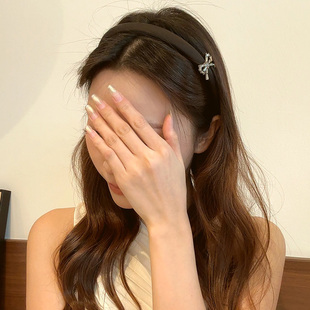 气质优雅水钻蝴蝶结缎面黑色发箍女日常外戴洗脸压发发卡高端头箍