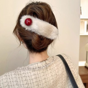 大号秋冬毛绒珍珠发夹女2024新款后脑勺鲨鱼夹气质高级感鸭嘴夹子