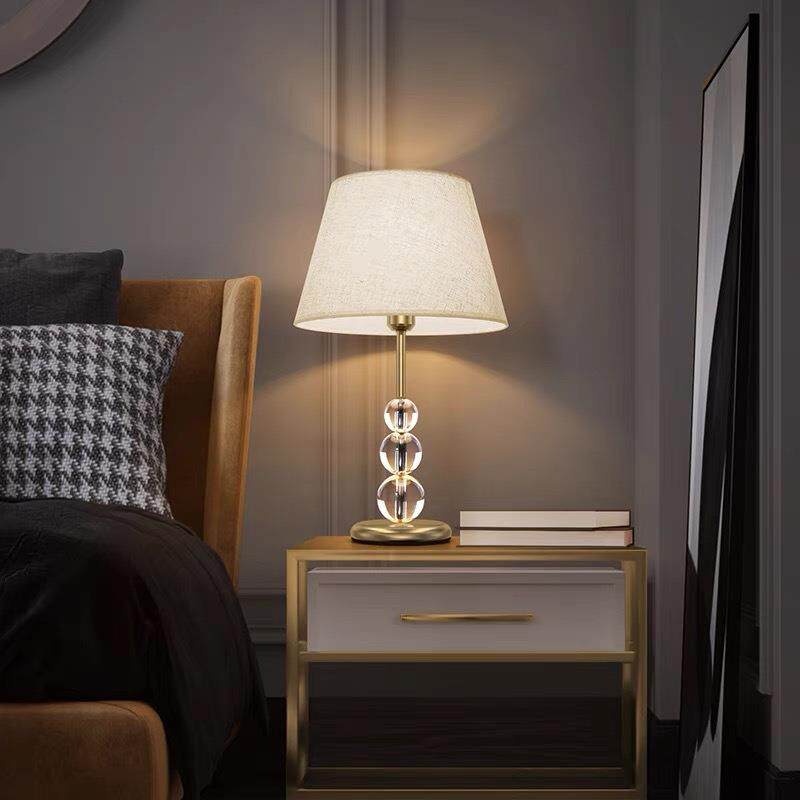 北欧简约台灯卧室床头柜灯创意后现代房间温馨浪漫水晶美式台灯