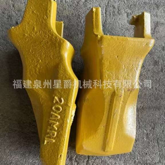 泉州 挖掘机 四轮一带    支重轮  1U3352PT  斗齿 驱动轮 引导轮