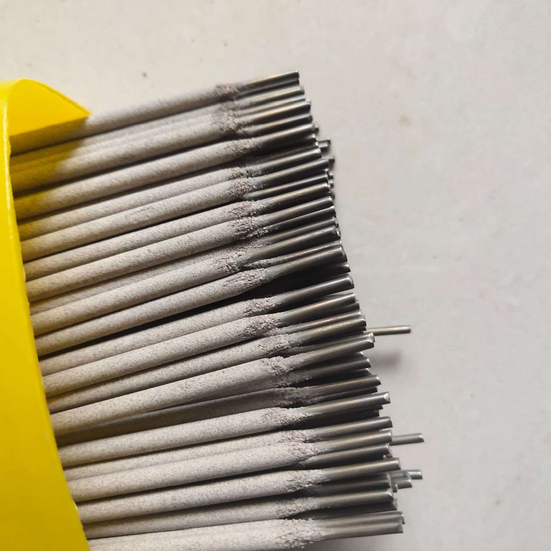 耐磨焊条 D707 D998 超耐合金碳化钨耐磨电焊条堆焊 D256 D212