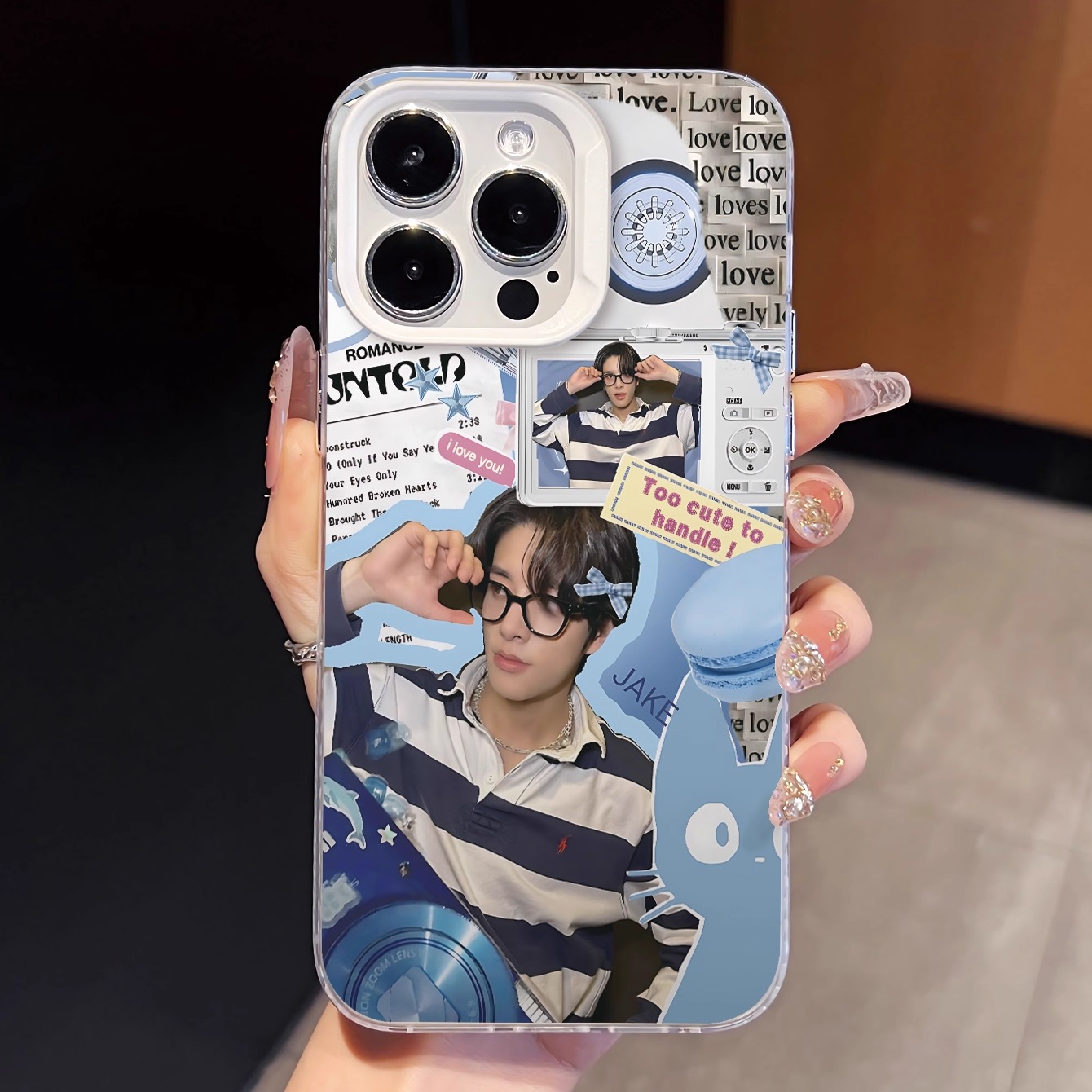 沈载伦条纹衫挡眼防摔手机壳数码全包镜头框高级感涂鸦时尚爆款手机壳适用苹果151617promax明星手机套