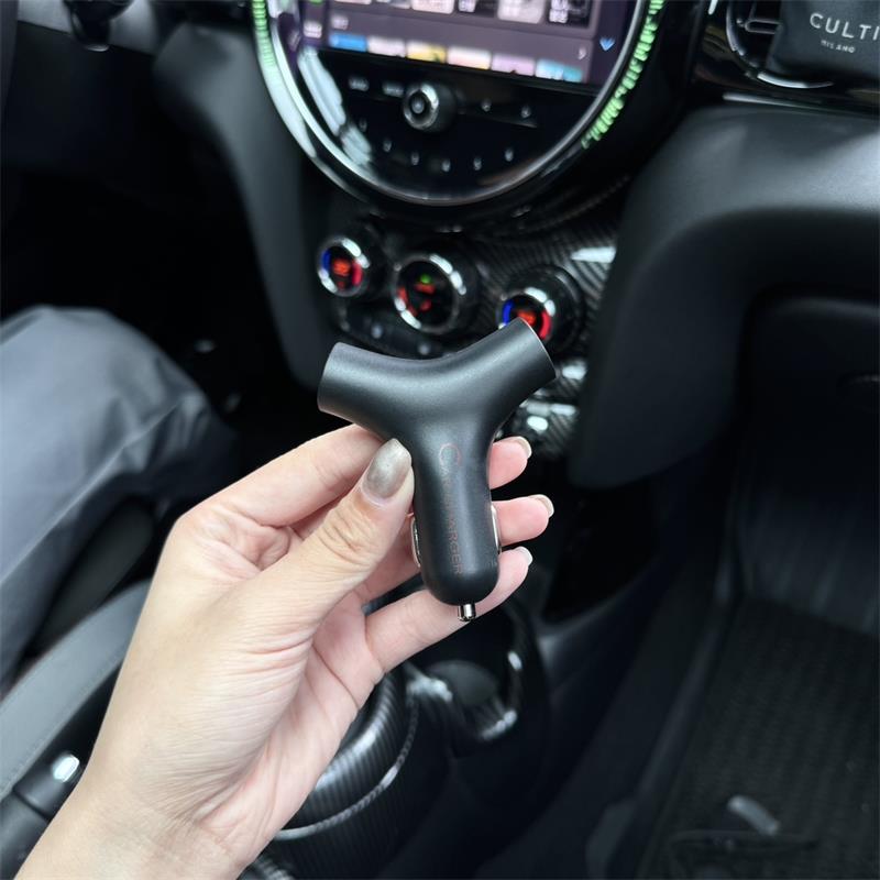 出口原单 官网130元！多车型兼容 多功能双头Y型车载充电器USB