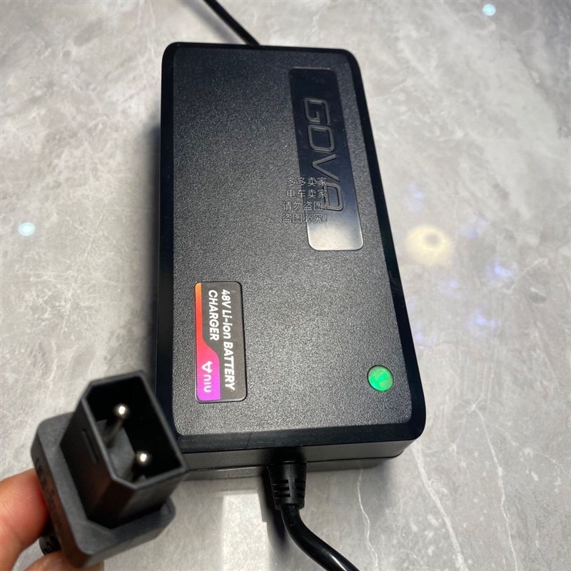 小牛电动原装锂电池充电器48V G0/G1/G2/FO/C0/F2充电器3a