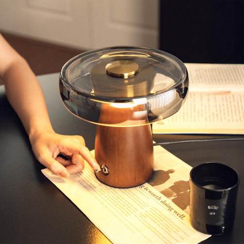 中古实木台灯桌面装饰复古轻奢高级感卧室床头阅读氛围小夜灯casa