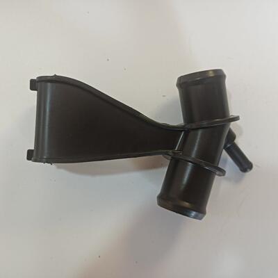 16577-22030节温器盖Thermostat Housing