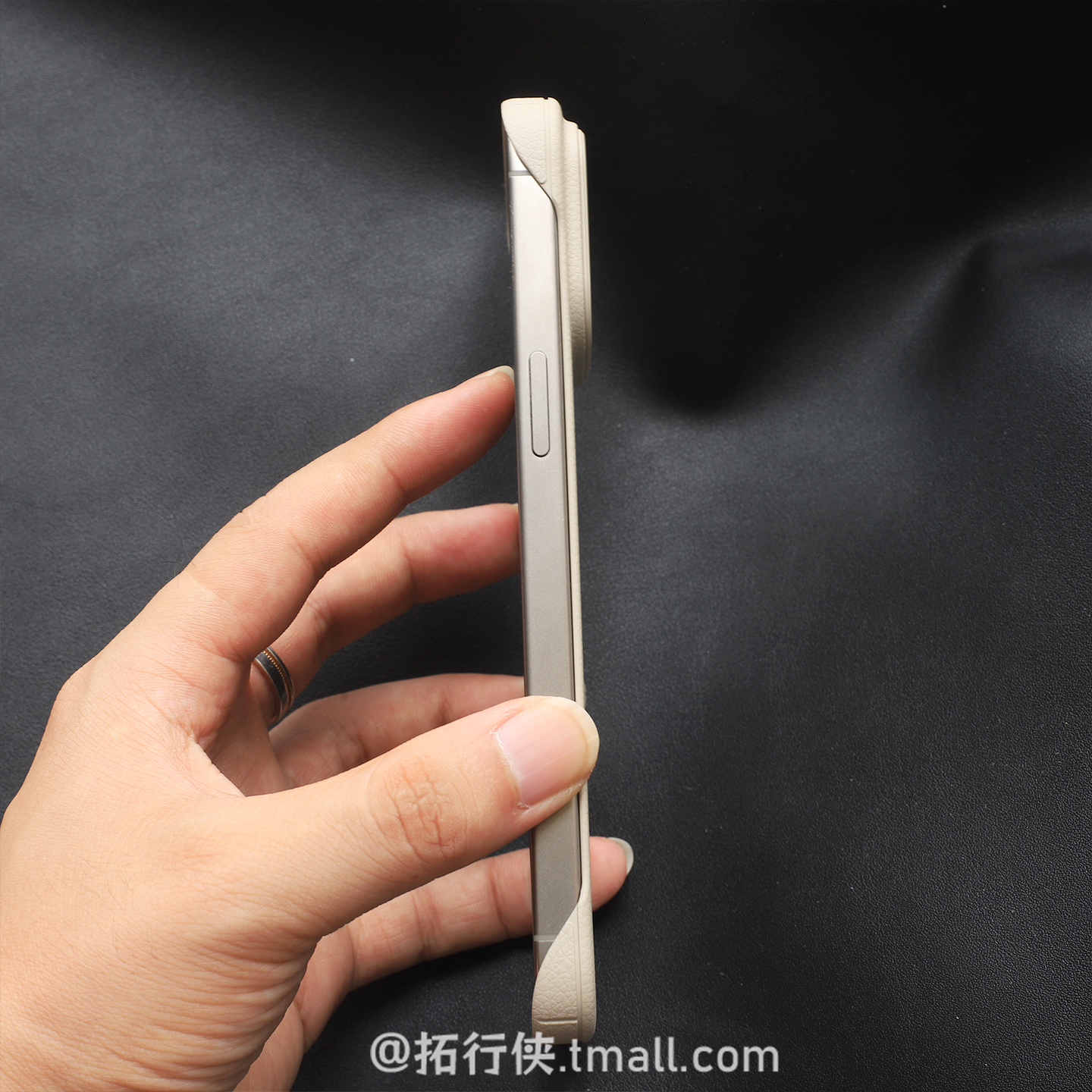 【钛原色无边框裸感】夏天适用iPhone苹果16pro手机壳皮革纹硬壳16e/15Promax磁吸不沾指纹14p超薄极简风男女