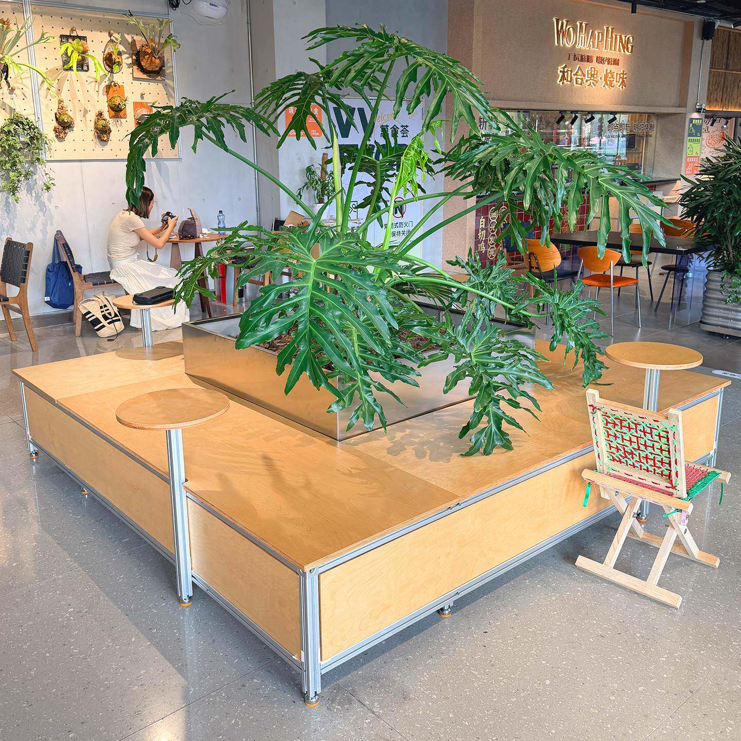 商业广场咖啡面包店展厅海洋板铝挤型材料花箱座椅组合休息长条凳