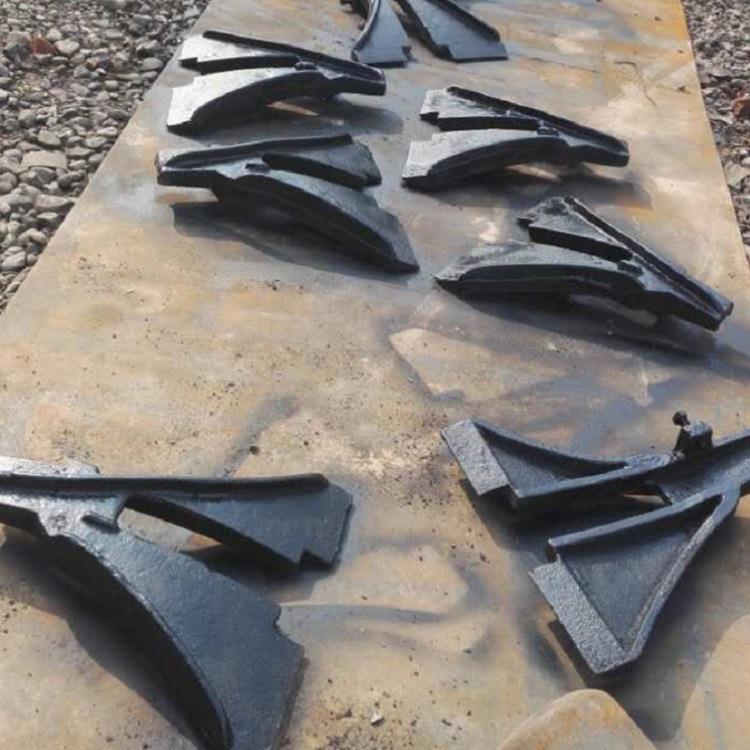 现货43轨矿车复轨器钢板焊接人字形复轨器铸铁38复位器