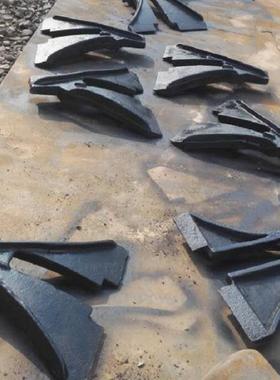 现货43轨矿车复轨器钢板焊接人字形复轨器铸铁38复位器