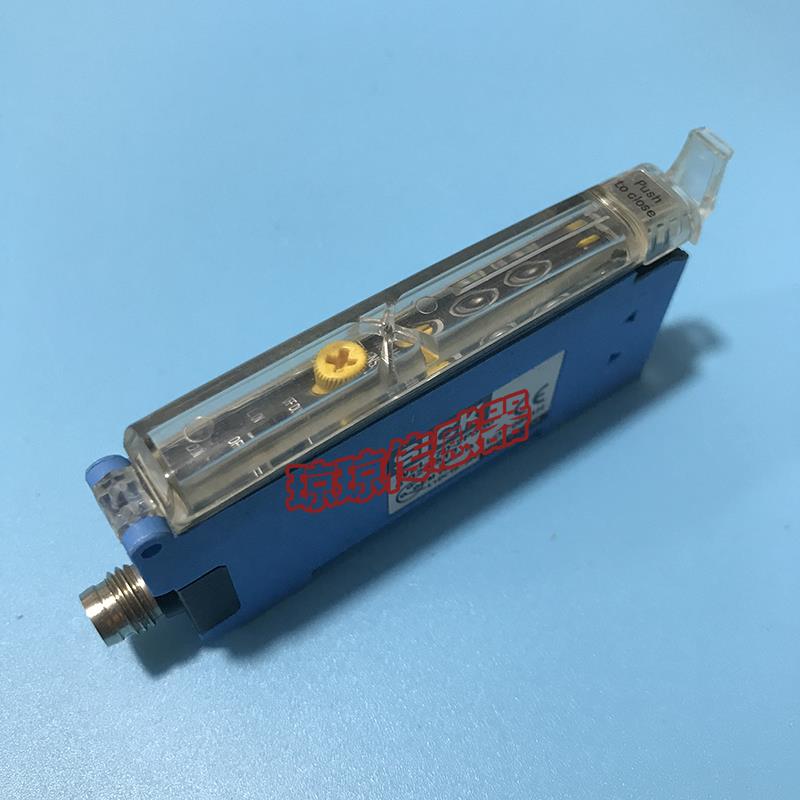 WLL170-2P330德国SICK西克光纤放大器施克WLL170-2N132现货实拍