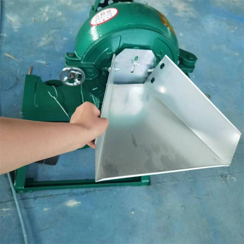 五谷杂粮玉米面磨粉机发酵有机肥打粉机效率高稻壳齿盘式粉碎机