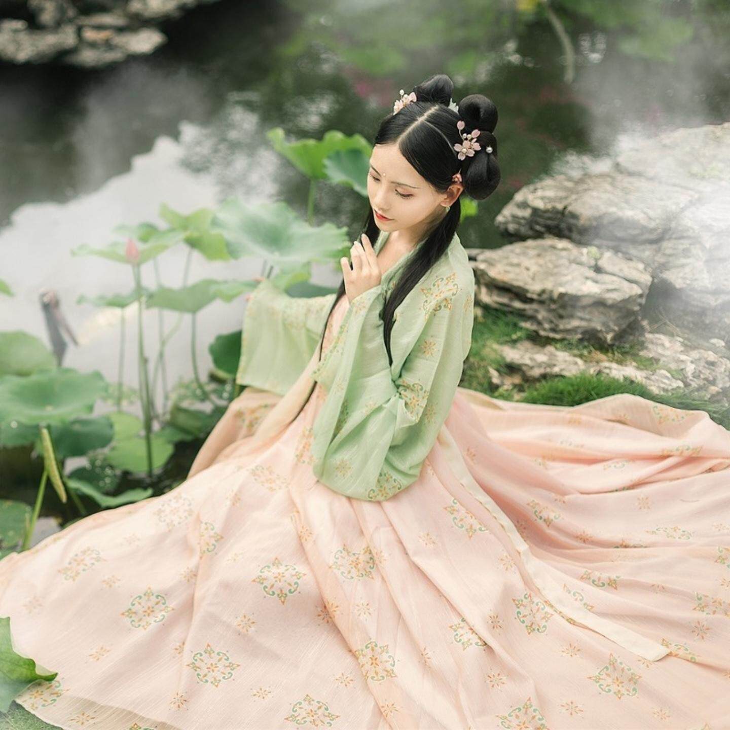汉服女大唐长安唐制齐胸衫裙仙气