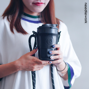 两针一线咖啡杯保护套水杯保温杯套背带斜跨便携户外机能潮酷穿搭