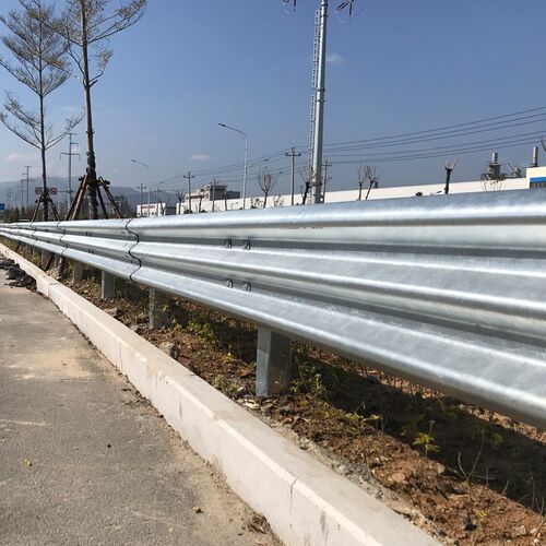 波形护栏速公路热镀锌两波三波喷塑乡村道路安全防撞钢板栏杆w