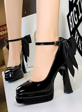 8326-H100M欧美超高跟双层防水台一字式扣带漆皮后大蝴蝶结单鞋女