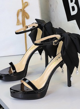7252-H100M欧美超高跟防水台漆皮蝴蝶结珍珠一字带露趾细跟凉鞋女