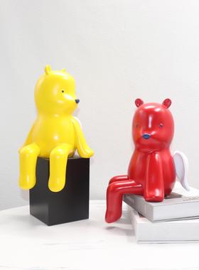 现代简约树脂翅膀小熊摆件 样板间客厅酒柜办公室售楼处动物饰品