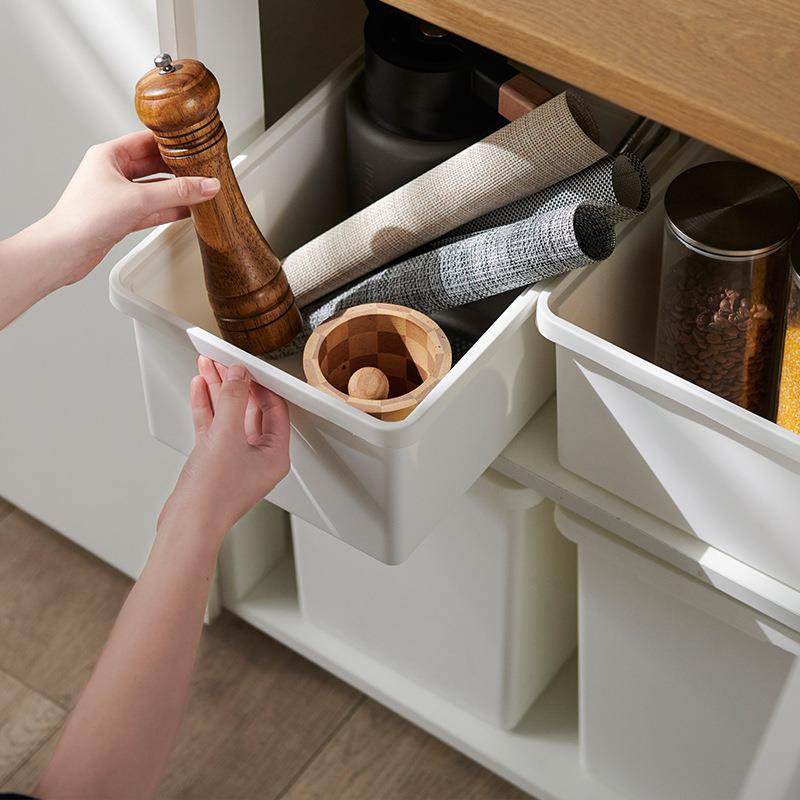 日式纯白密封收纳盒家用衣服带锁扣收纳箱厨房储物箱儿童玩具整理