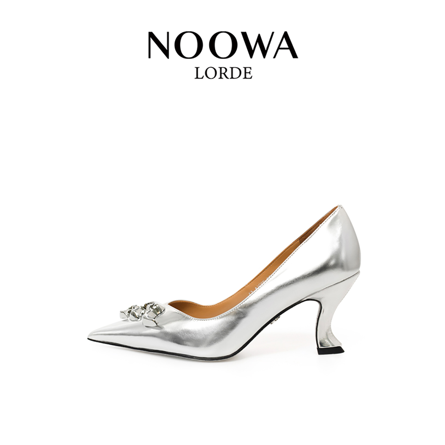 气质名媛不累脚花朵银色高跟单鞋