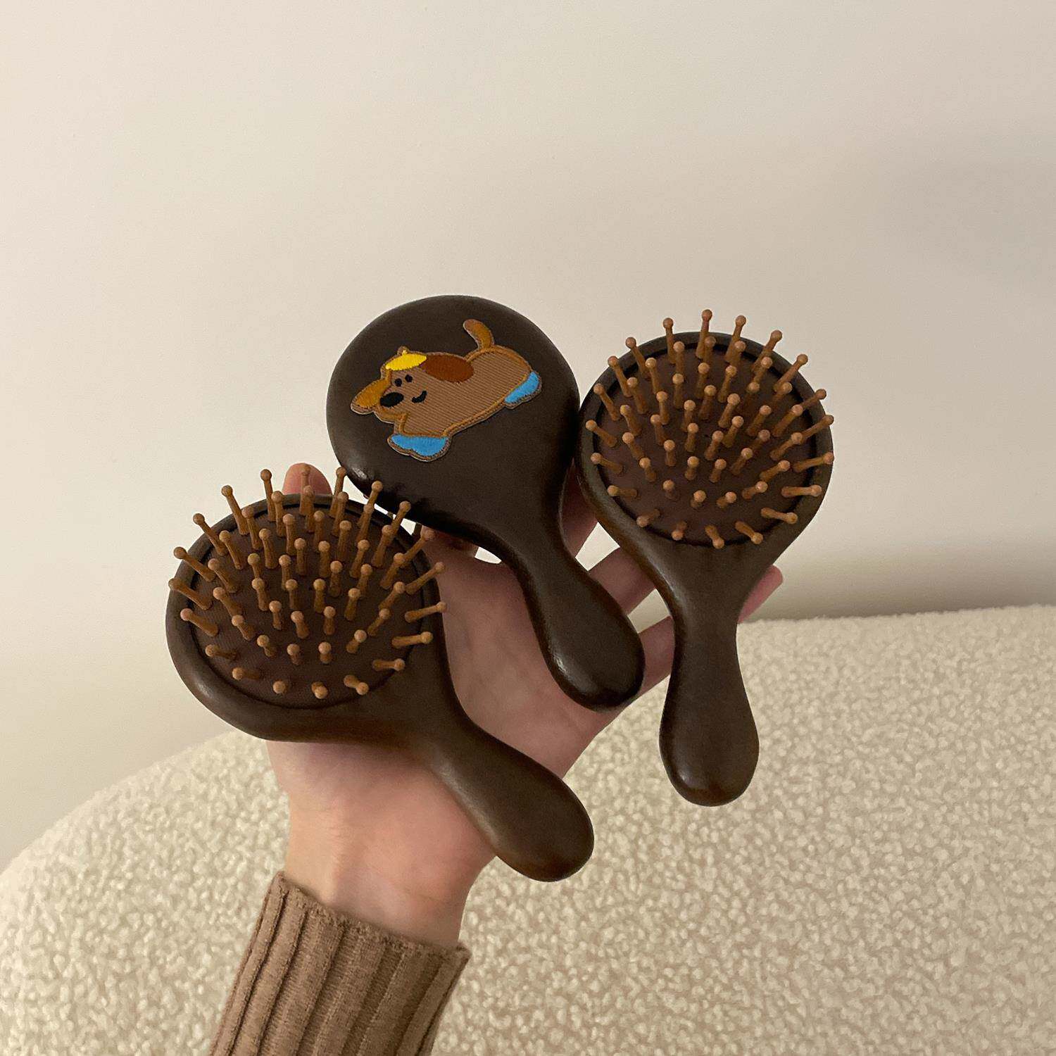 檀木梳头超舒服~按摩气囊小梳子便携防静电顺发可爱气垫梳ins家用