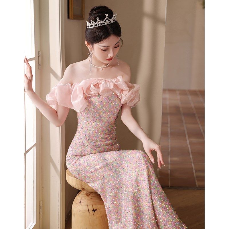 粉色一字肩晚礼服裙女宴会气质名媛鱼尾亮片主持人高级感轻奢高贵