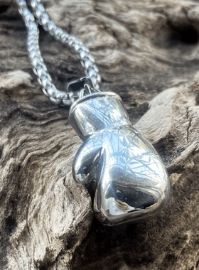 ROCK PUNK霸气拳击套男士吊坠高级感嘻哈欧美挂件个性钛钢项链