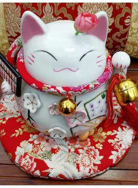 纯手工创意招财猫猪摆件布垫围脖铃铛配件工艺礼品摆设坐垫饰品。