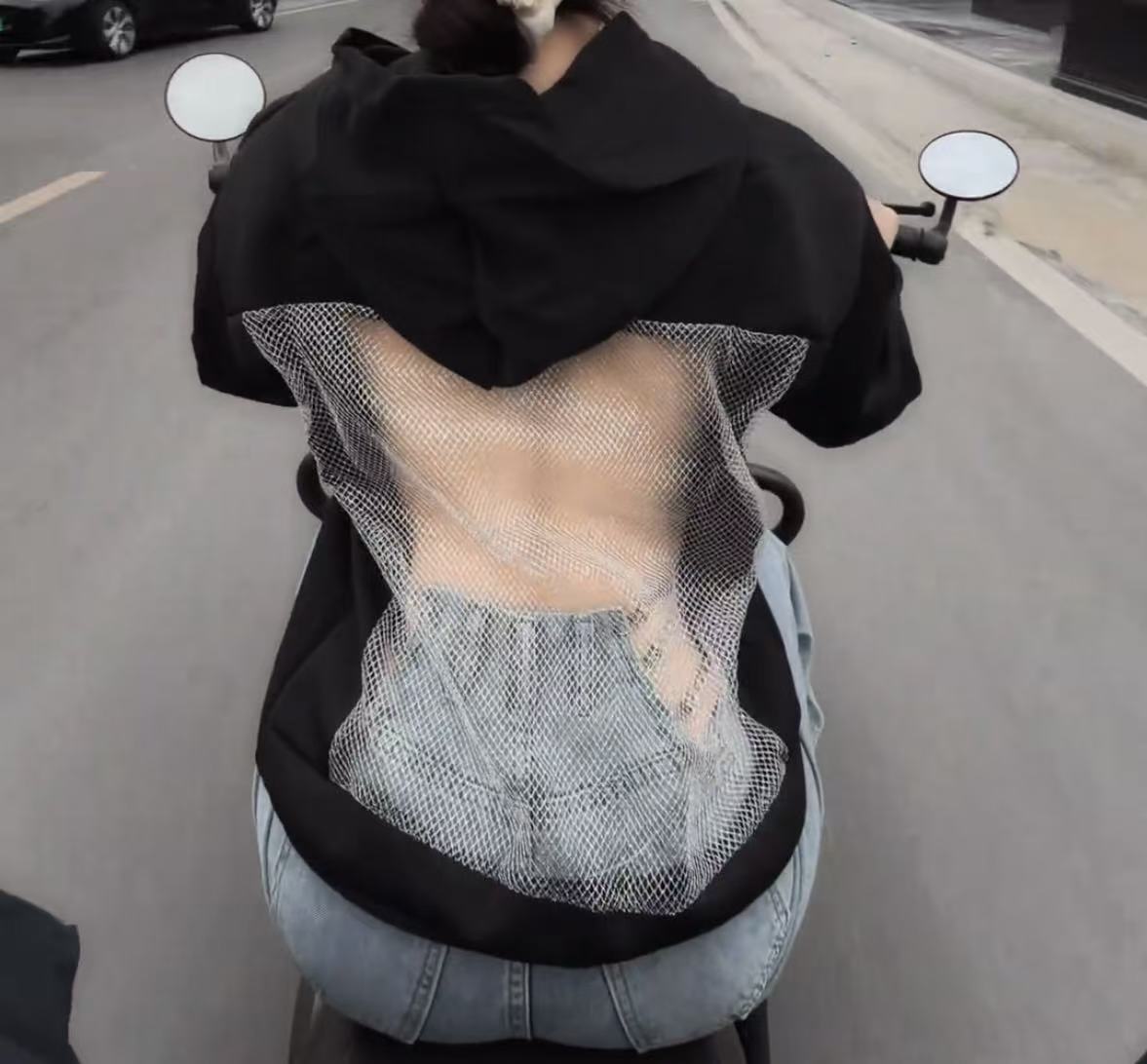欧美秋冬季女装潮流宽松连帽衫时尚纯色露背镂空网纱拼接卫衣设计