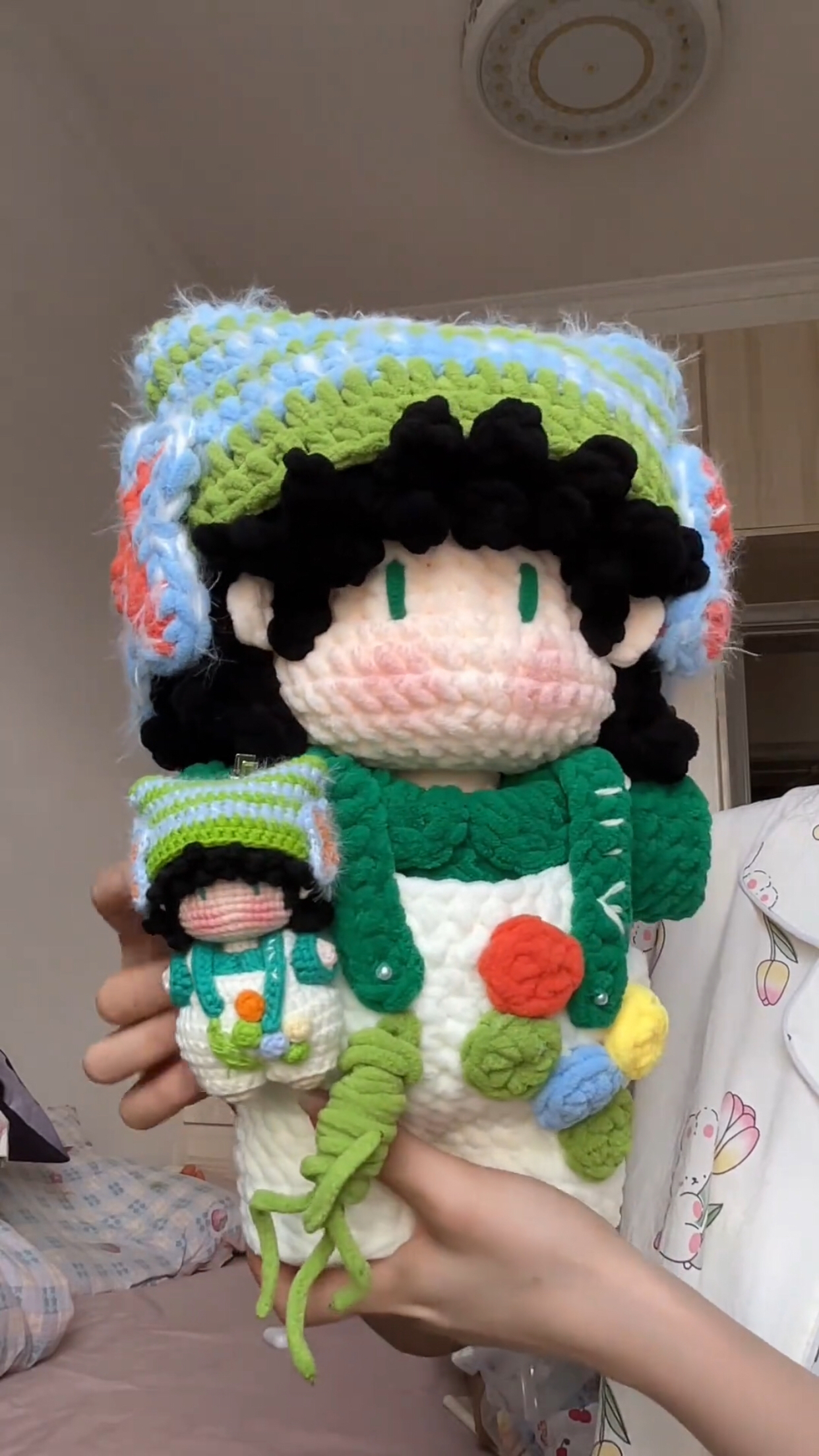 包包钥匙挂件送闺蜜送朋友网红款成品纯手工钩织娃娃来图可定制