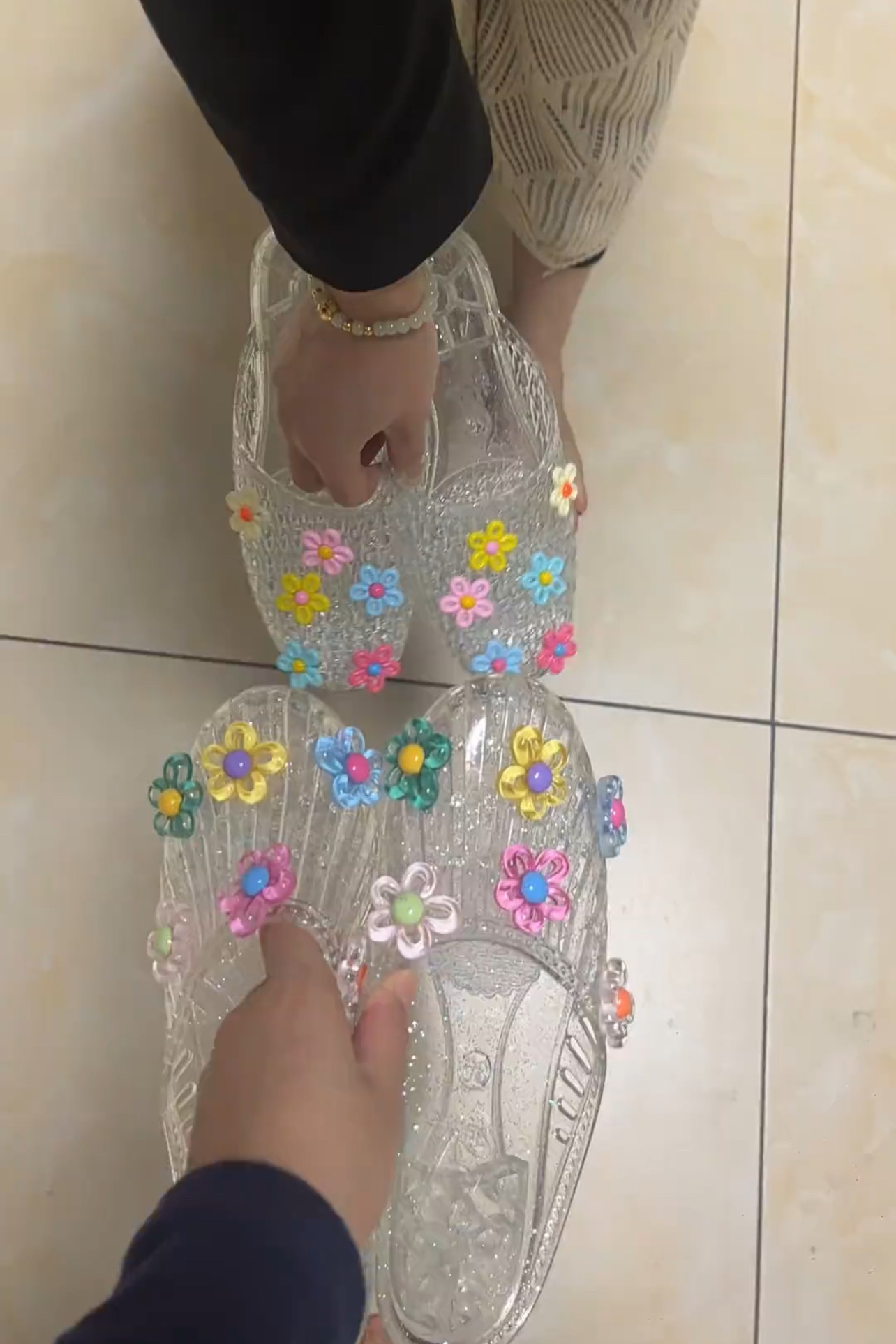 水晶凉鞋小花朵彩色立体鞋花可爱夏季女士百搭透气鞋子拖鞋