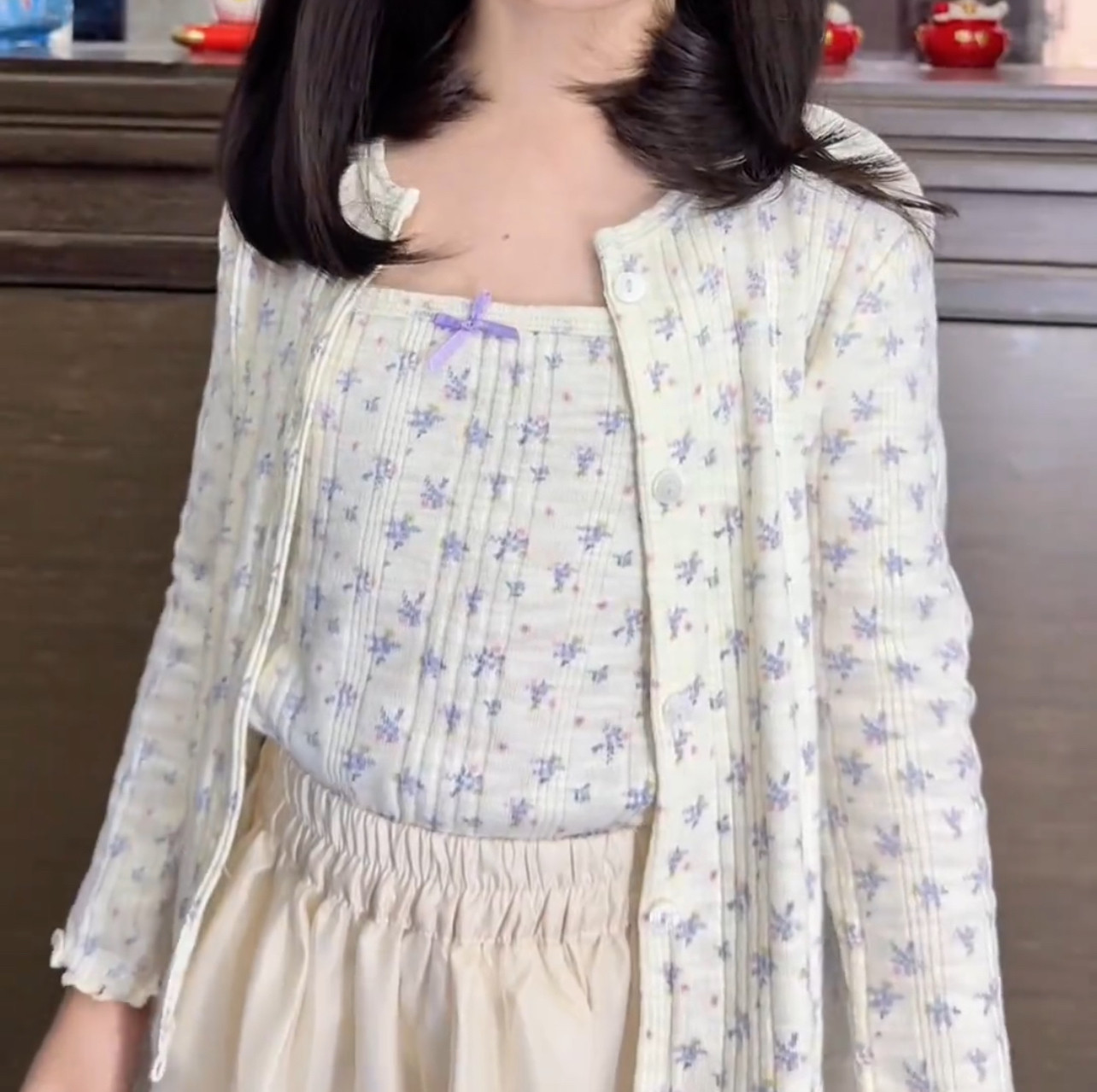 春秋款2026碎花吊带开衫两件套白色甜美风女童女孩长袖针织衫